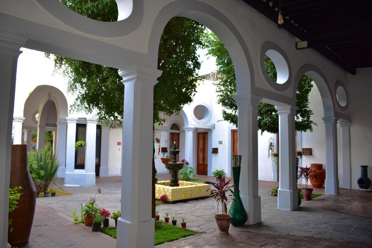 Hotel Tlaquepaque Pueblito Exterior foto